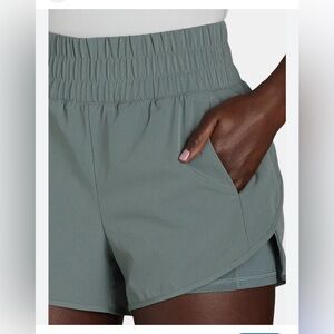 Avia Womens Sz XL 3” High Waist Athletic Yoga Biking Shorts Sage Green Shorts